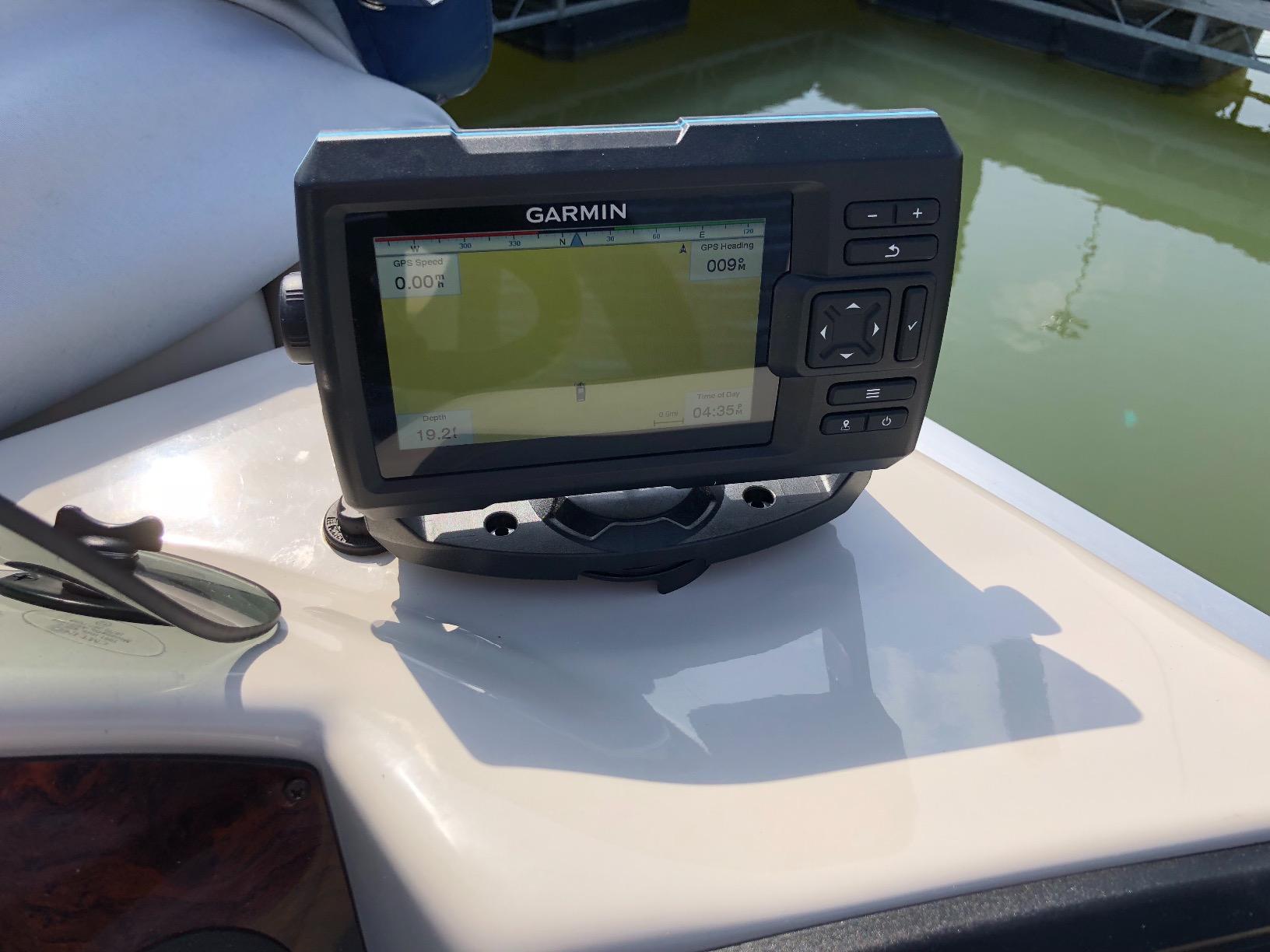 armin STRIKER™ Plus - 5cv GPS Fish Finder